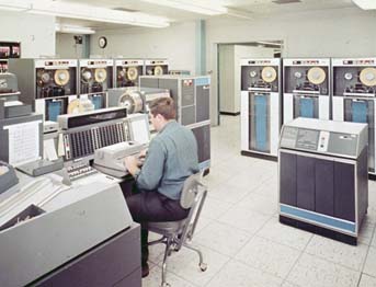 Консольный пульт управления IBM 7030 Консольный пульт управления IBM 7030
